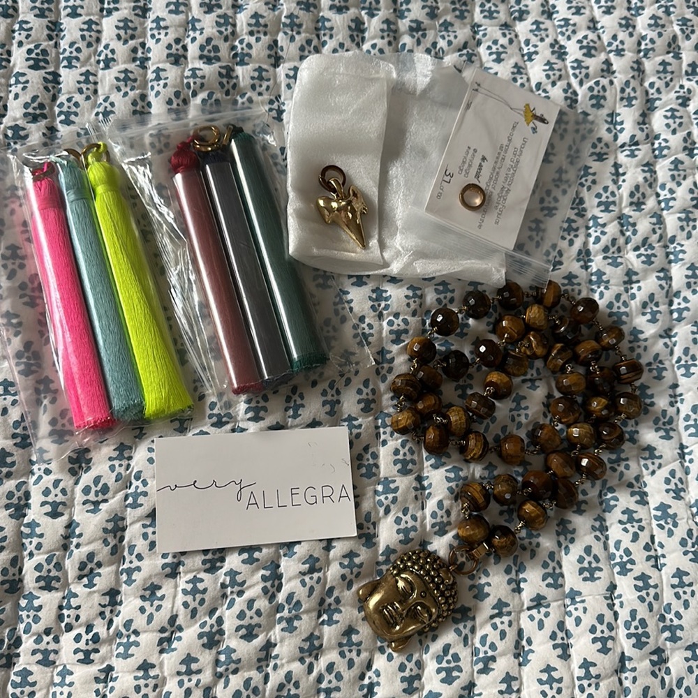 Very Allegra tiger eye chain and charms bundle - Picture 2 of 11